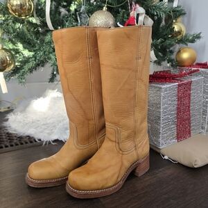 Frye campus boots in banana color size 5.5